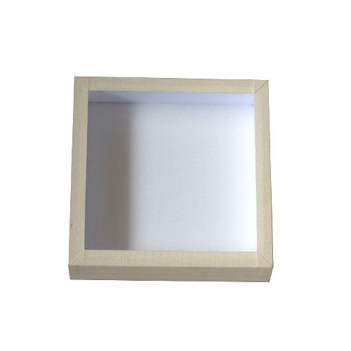 Entomologická škatuľa s penou a skleneným vrchnákom potiahnutá bielym plátnom Rozmer 15x15x5cm.